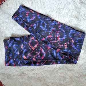❣NWOT Old Navy High-Waisted Geometric Print Leggings❣